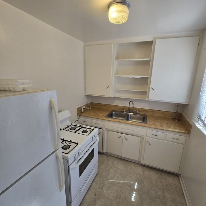 4126 Mesa Verde Ave Ne #2 - Photo 7 of 14