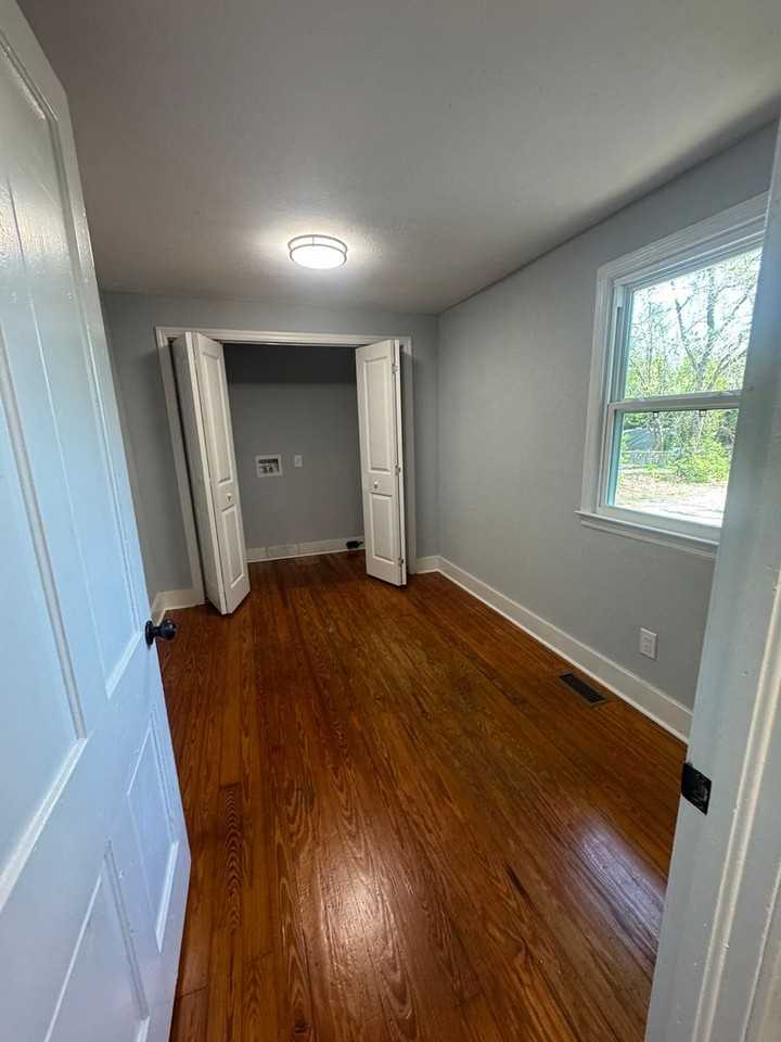 1016 Holden St - Photo 7 of 9