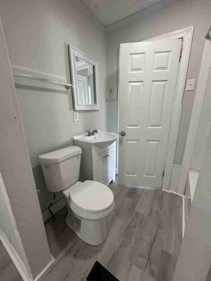 1133 Merry St - Photo 6 of 10