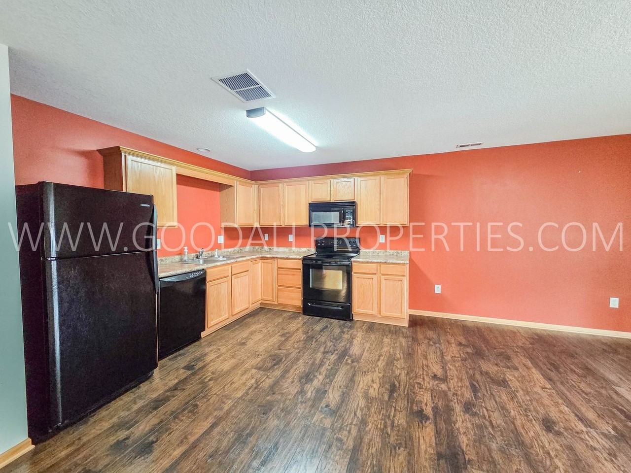 324 Ne Sandalwood - Photo 2 of 11