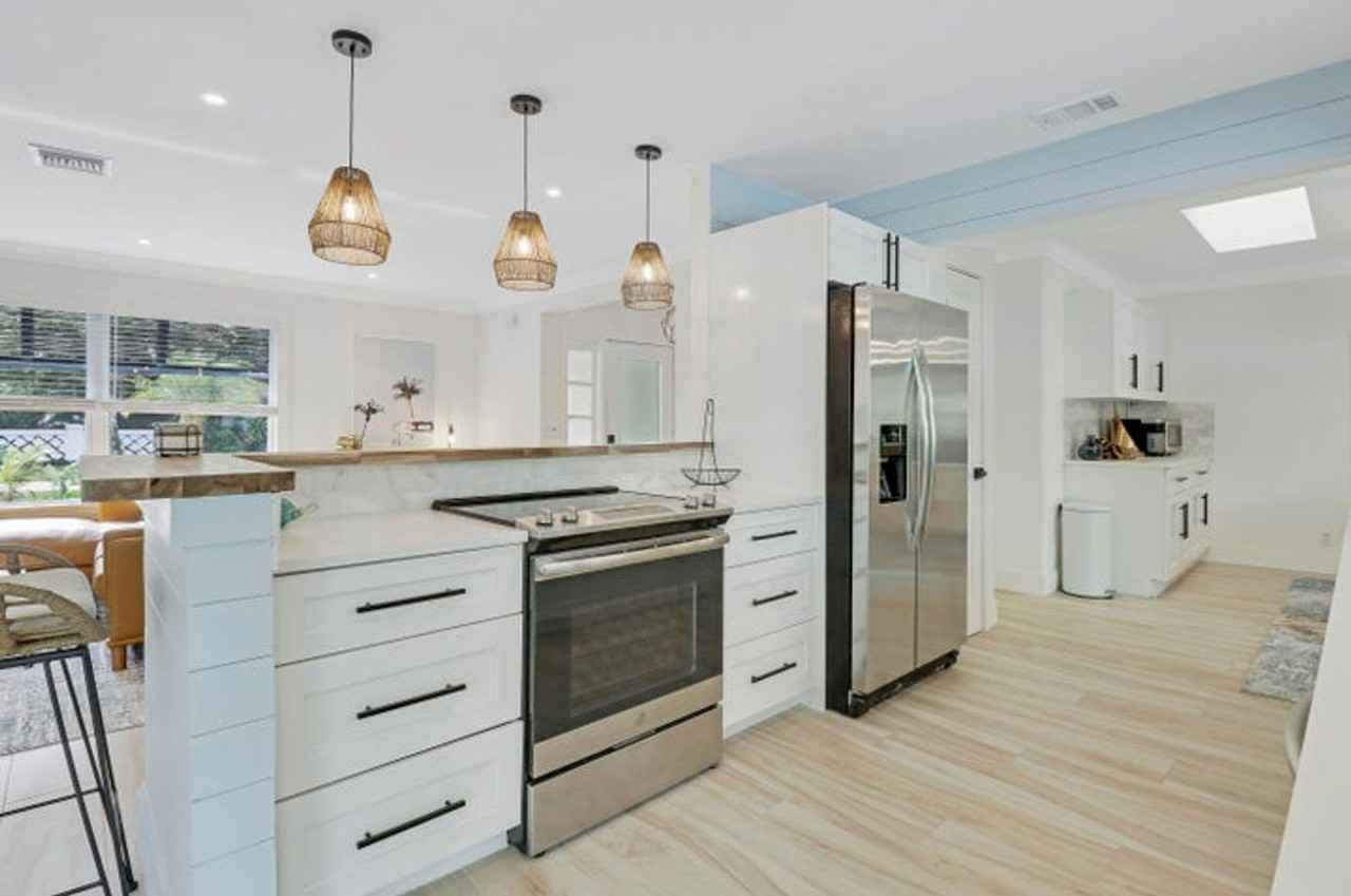 9 W Riverside Dr - Photo 2 of 18