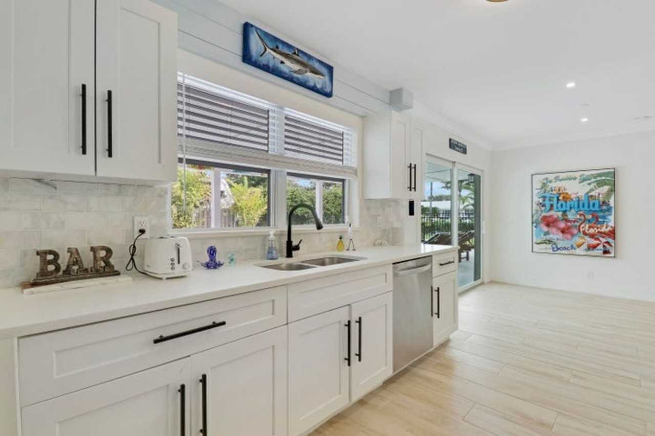 9 W Riverside Dr - Photo 3 of 18