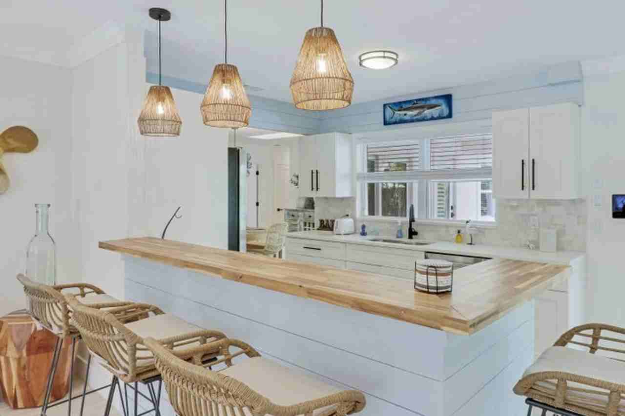 9 W Riverside Dr - Photo 4 of 18