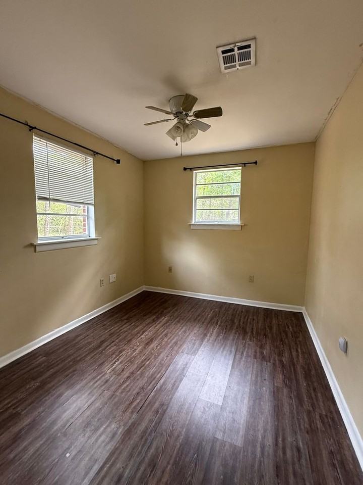 347 Oriole Dr - Photo 3 of 28