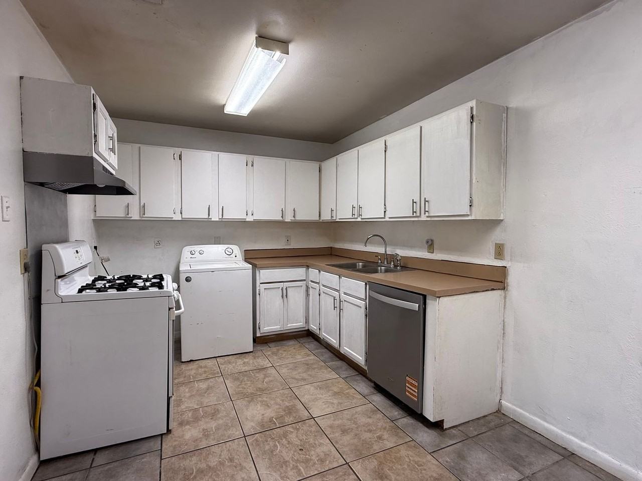 347 Oriole Dr - Photo 6 of 28