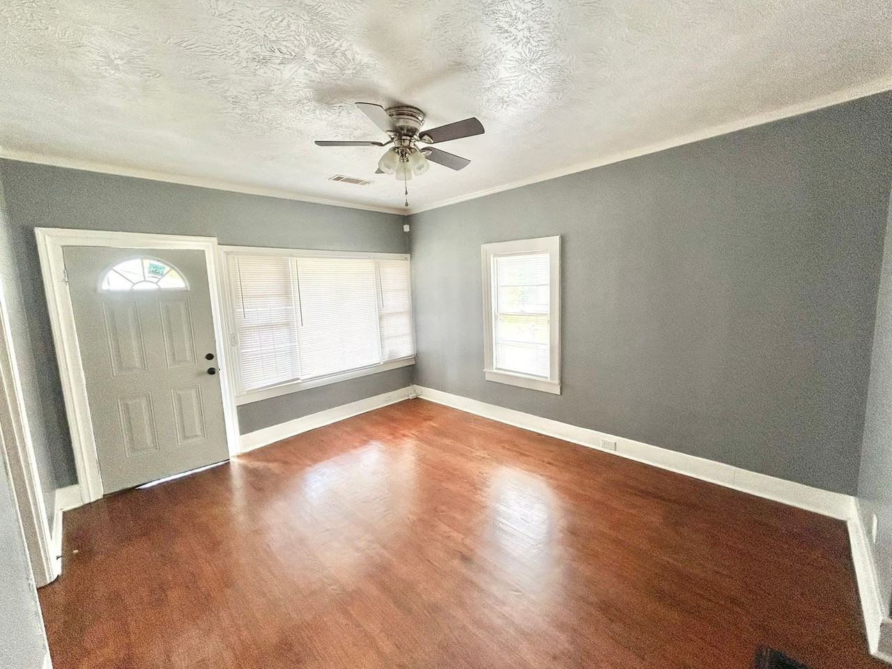 1312 Perry Ave - Photo 2 of 16