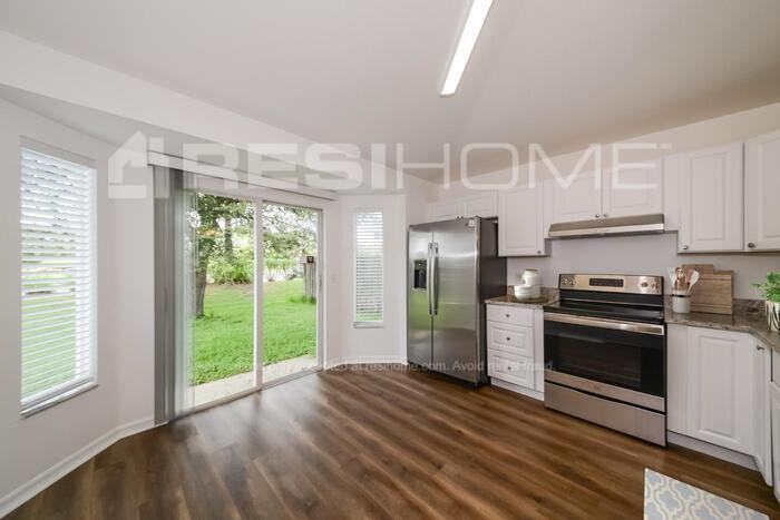 10616 Navigation Dr - Photo 3 of 19