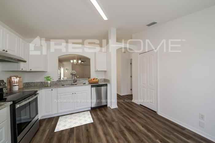 10616 Navigation Dr - Photo 4 of 19