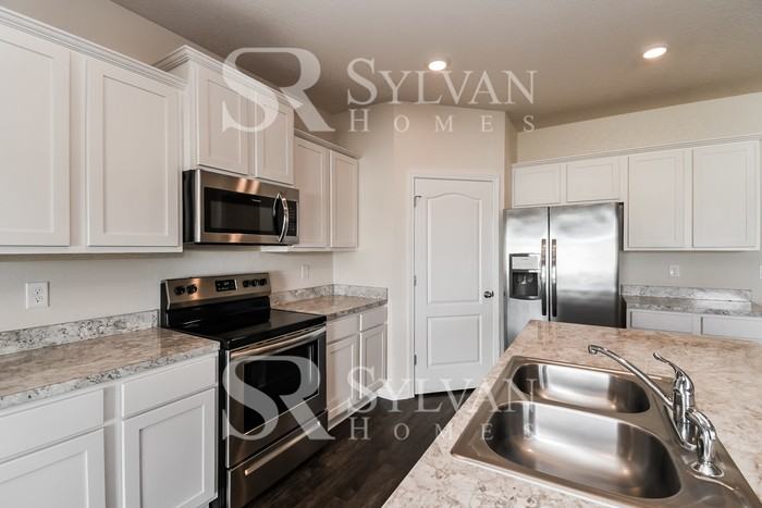 3643 Shiner Dr - Photo 6 of 16