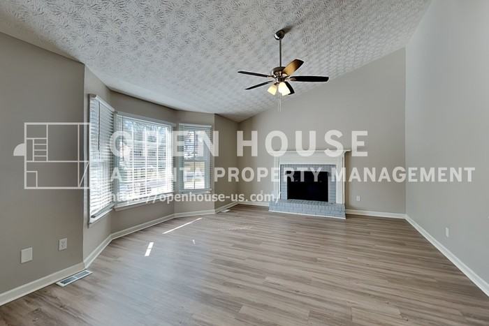 360 Austin Dr - Photo 4 of 22