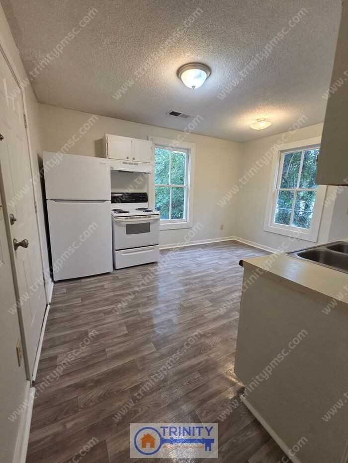 809 Edgefield St #A - Photo 6 of 9