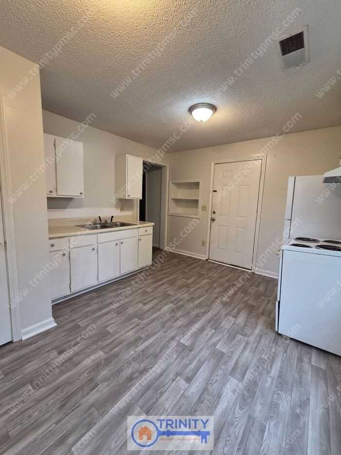 809 Edgefield St #A - Photo 7 of 9