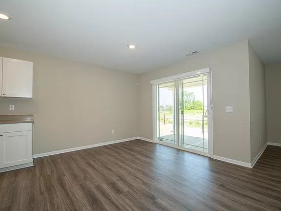 873 Lotus Dr - Photo 5 of 18