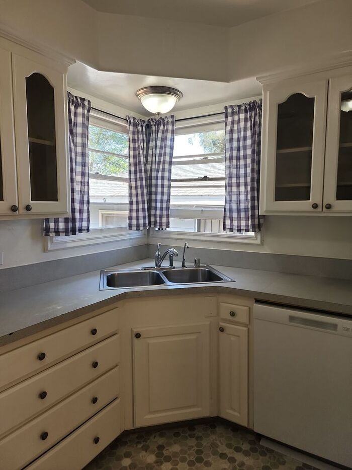 1680 Taft St - Photo 6 of 27