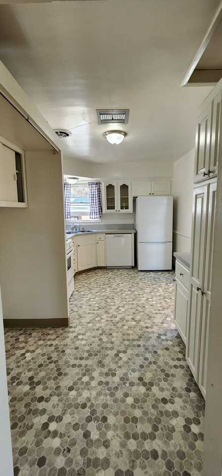 1680 Taft St - Photo 7 of 27