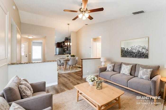 7803 Myrtle Oak Ln - Photo 2 of 19