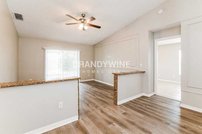 7803 Myrtle Oak Ln - Photo 4 of 19