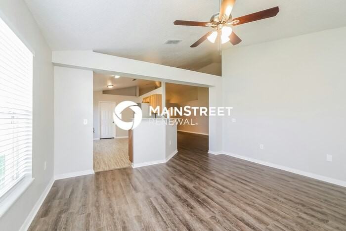 531 Stonewall Ave - Photo 4 of 15