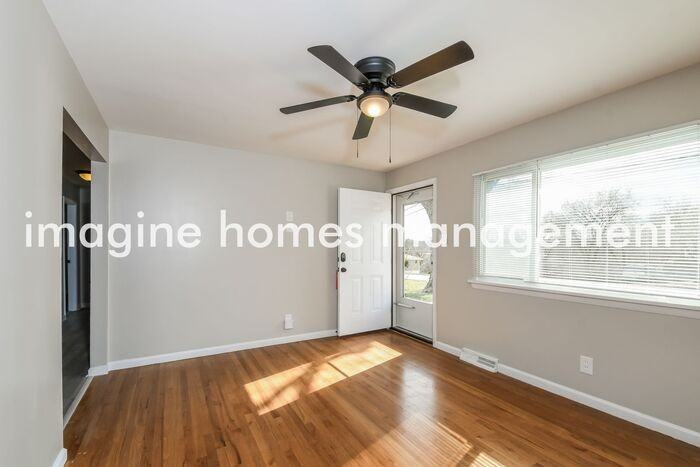 1950 Glatt Dr - Photo 4 of 14