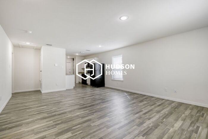 1212 Beaumont St - Photo 4 of 14