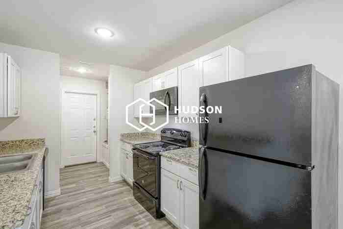 1212 Beaumont St - Photo 5 of 14