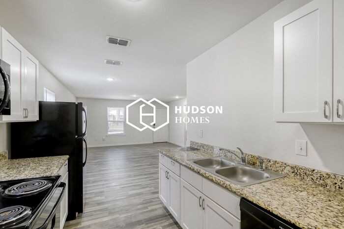 1212 Beaumont St - Photo 6 of 14