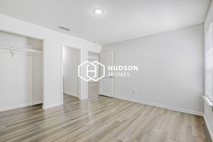 918 San Antonio St - Photo 7 of 13