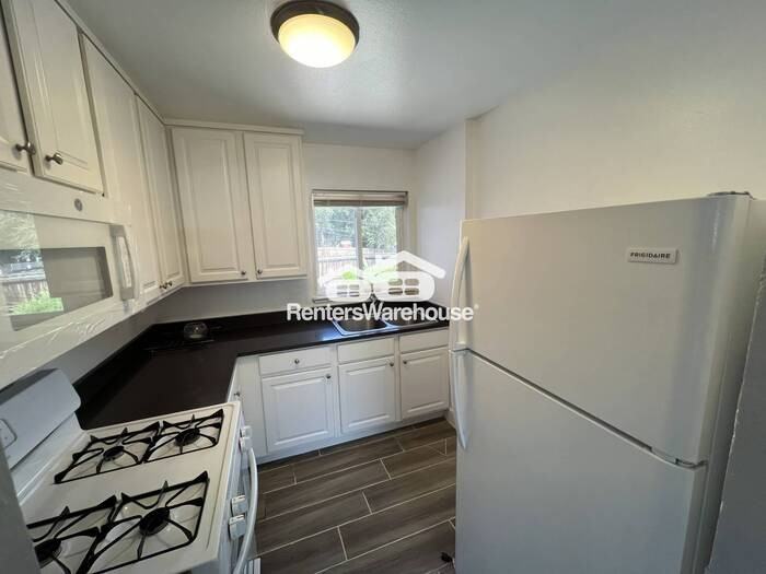 342 S Alcott St #A - Photo 7 of 12