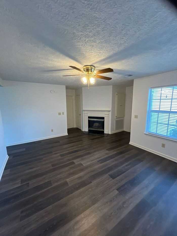 605 Federal Ct - Photo 3 of 24