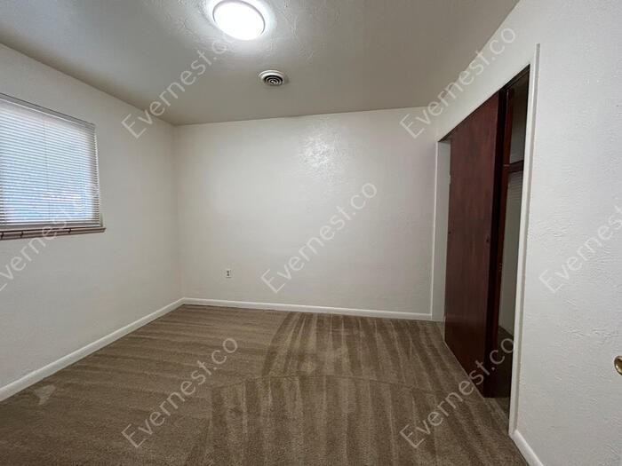 906 1/2 Carlisle St - Photo 7 of 15