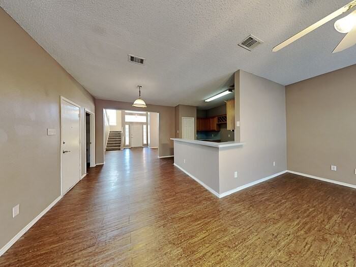 110 Meadow Ct - Photo 6 of 20