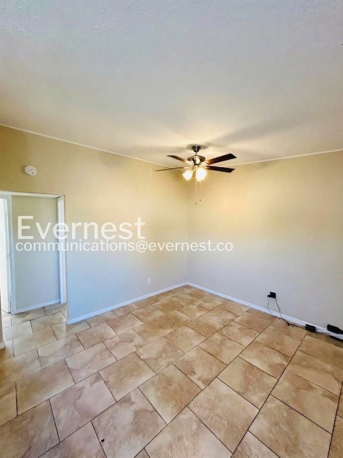 2925 N 46th St #B - Photo 2 of 23