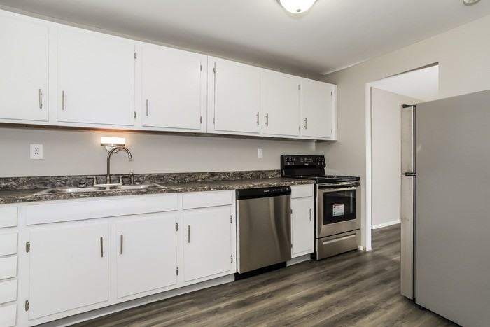 864 Tivoli Ln - Photo 3 of 11