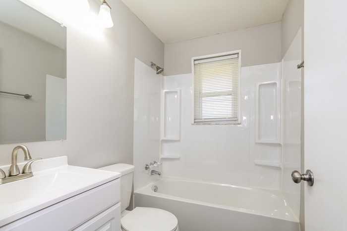 864 Tivoli Ln - Photo 7 of 11