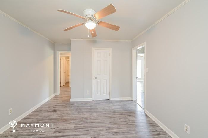 3720 Rolling Rd - Photo 4 of 11