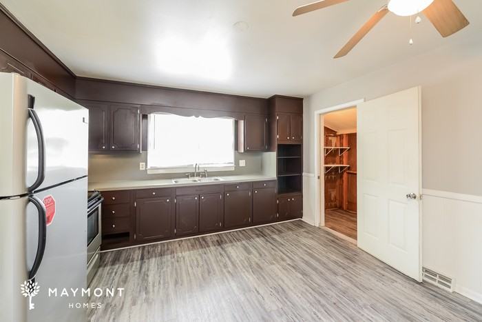 3720 Rolling Rd - Photo 5 of 11