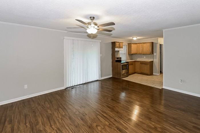 105 Tecumseh Trl - Photo 2 of 9