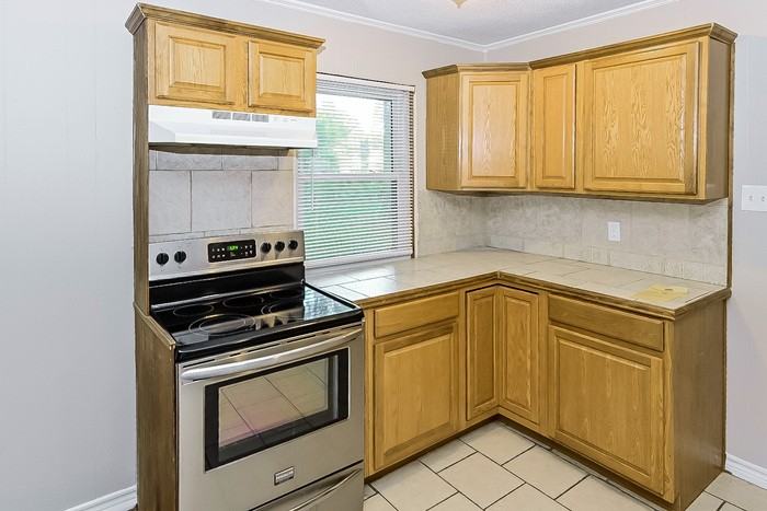 105 Tecumseh Trl - Photo 6 of 9