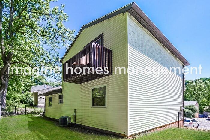 1331 Cavitt Rd - Photo 6 of 9