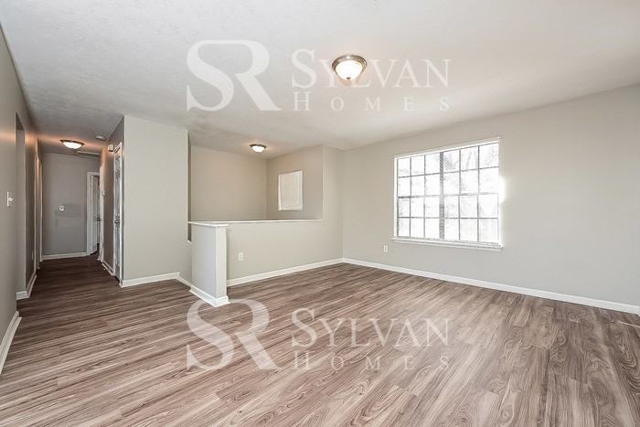 6698 Bent Creek Dr - Photo 4 of 17