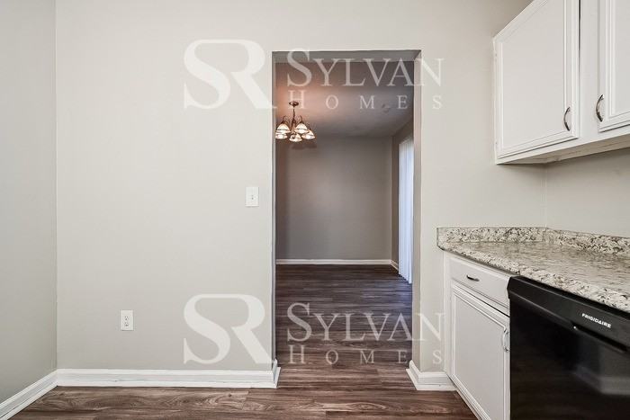 6698 Bent Creek Dr - Photo 7 of 17