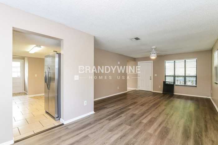 9319 8th Ave - Photo 5 of 23