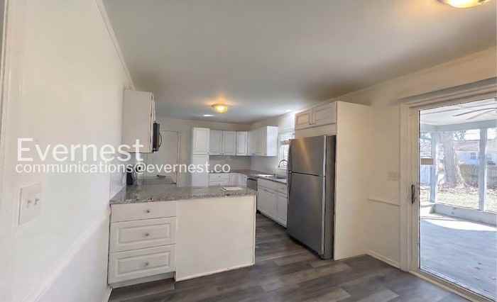 7701 W 95th Ter - Photo 4 of 33