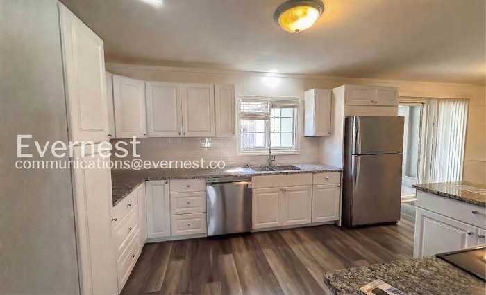 7701 W 95th Ter - Photo 5 of 33