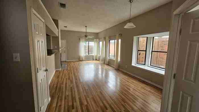 516 Lookout Mountain Trl - Photo 2 of 11