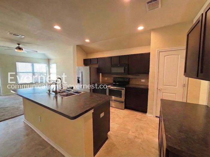 12904 Tinker St - Photo 3 of 20