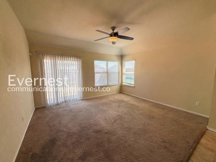 12904 Tinker St - Photo 4 of 19