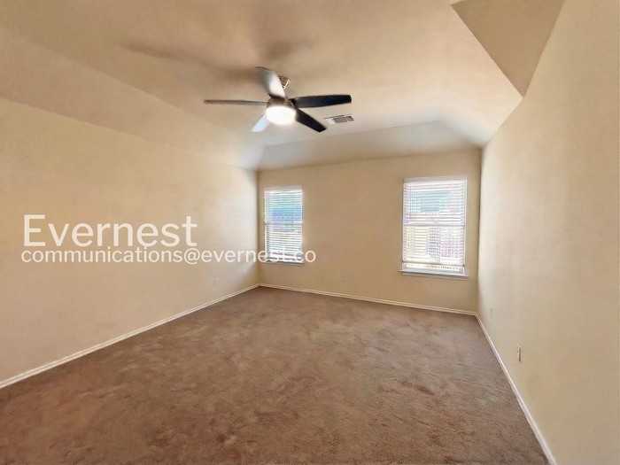 12904 Tinker St - Photo 7 of 19