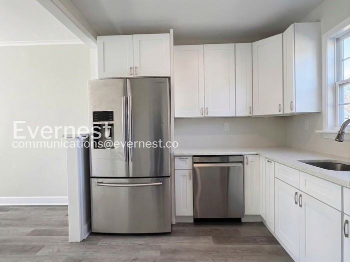 1210 E 36th St - Photo 3 of 29