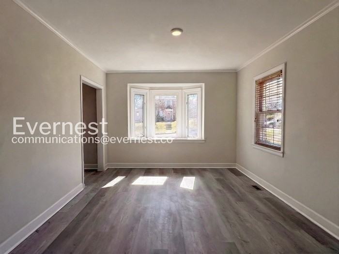 1210 E 36th St - Photo 7 of 29